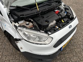 Ford Transit Courier 1.5 TDCI Ambiente Start&Stop picture 30