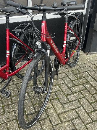 Overige  2x Trek Verve 2 EQ Lowstep 1x Cube Kathmandu picture 4