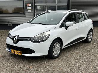 damaged passenger cars Renault Clio 1.5 dCi ECO Expression BTW-auto 2014/8