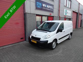 krockskadad bil auto Peugeot Expert 227 2.0 HDI L1H1 Profit+ 3 zits airco 2014/6