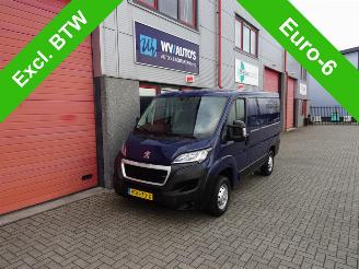 Tweedehands bestelwagen Peugeot Boxer 330 2.2 BlueHDi 120 L1H1 Premium 3 zits airco 2019/11