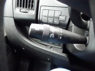 Peugeot Boxer 330 2.2 HDI L2H2 XR 3 zits airco picture 11