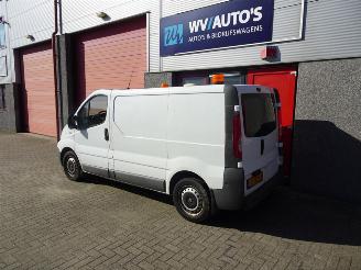 Renault Trafic 2.0 dCi T27 L1H1 Eco airco navi picture 2