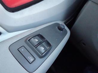 Peugeot Boxer 330 2.2 HDI L2H1 airco 3 zits picture 17