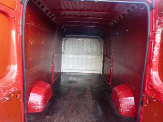 Peugeot Boxer 333 2.2 BlueHDi 165 L3H2 Premium 3 zits navi airco camera 2500 kg trekhaakgewicht picture 10