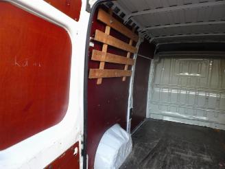 Peugeot Boxer 330 2.2 HDI L2H2 Profit+ picture 21