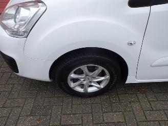 Peugeot Partner 120 1.6 BlueHDi 75 L1 Première navi airco picture 24