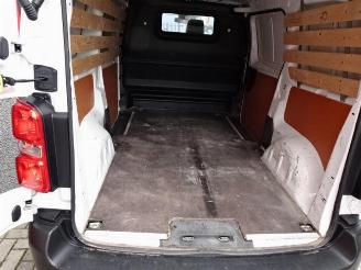 Peugeot Expert 2.0 BlueHDI 120 pk Standard Premium 3 zits picture 11