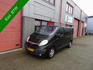 krockskadad bil bedrijf Opel Vivaro 2.5 CDTI L1H1 3 zits airco 2008/3