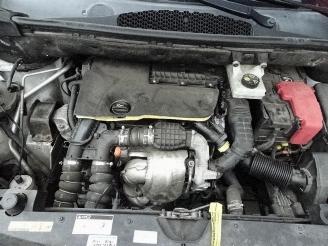 Peugeot Partner 120 1.6 BlueHDi 100 L1 Première S&S xxl airco picture 21