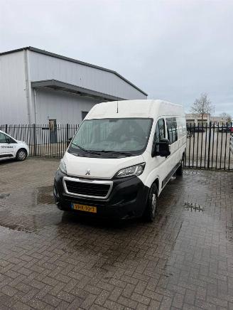 Peugeot Boxer 335 2.2 BlueHDi 140 L3H2 Premium DC 5 zitplaatsen picture 5