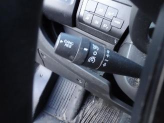 Peugeot Boxer 330 2.2 BlueHDi 120 L2H1 Premium airco picture 16