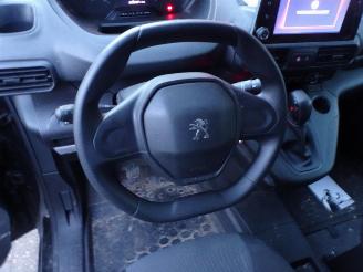 Peugeot Partner 1.5 BlueHDI Premium navi airco schuifdeur motor rookt !!!!!!!!!!! picture 7