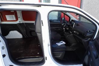 Peugeot Partner 1.5 BlueHDI Premium met achterklep airco picture 25