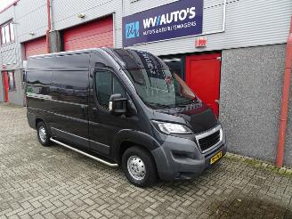 Peugeot Boxer 330 2.2 HDI L2H2 XR 3 zits airco picture 4