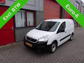 Vaurioauto  passenger cars Peugeot Partner 120 1.6 BlueHDi 100 L1 Premium S&S airco 2018/6