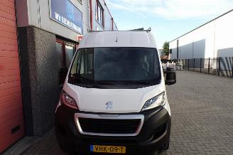 Peugeot Boxer 335 2.2 BlueHDi 140 L3H2 Premium DC picture 12