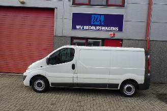 Renault Trafic 2.0 dCi T29 L2H1 3 zits airco picture 5