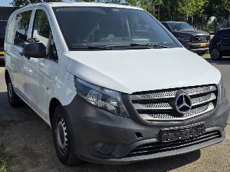 krockskadad bil bedrijf Mercedes Vito 116 AUTOMATIC 2020/1