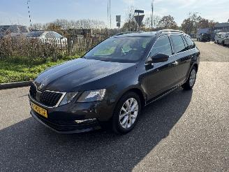 Voiture accidenté Skoda Octavia  2019/12