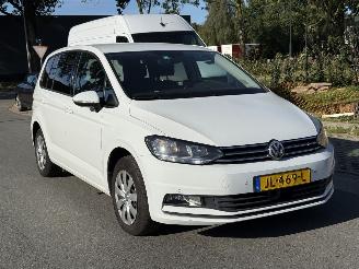 Volkswagen Touran  picture 2