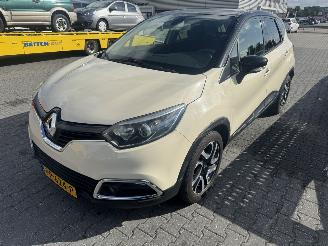 Damaged car Renault Captur  2016/1