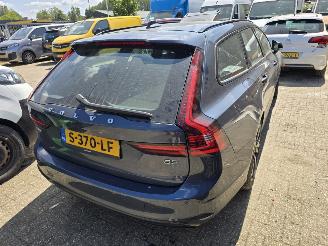 Auto incidentate Volvo V-90 B5 Automaat Plus Dark 2023/2