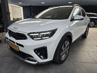 Vaurioauto  passenger cars Kia Stonic 1.0 T-GDi Mhev GT-L Motor loopt onregelmatig 2023/10
