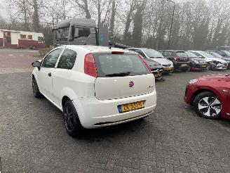 Vaurioauto  passenger cars Fiat Punto 1.2 Pop  AIRCO Hatchback 3-dr. 2012/9
