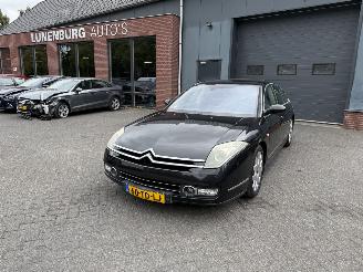damaged passenger cars Citroën C6 2.7 HdiF V6 Lignage  Sedan 4-dr. 2006/8