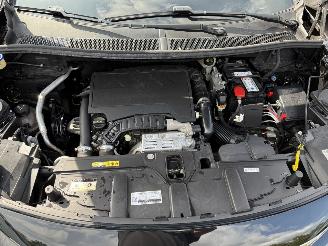Peugeot 3008 1.2 PureTech Blue Lease Premium picture 27
