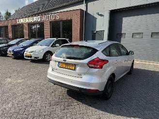 damaged passenger cars Ford Focus 1.0 Lease Edition Hatchback 5-dr. 2018/5