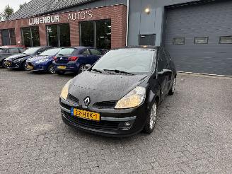 Voiture accidenté Renault Clio 1.2 TCE Collection  AIRCO Hatchback 3-dr. 2009/3
