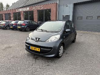 Avarii autoturisme Peugeot 107 1.0-12V XS   AIRCO Hatchback 3-dr. 2009/1