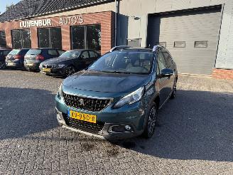 krockskadad bil auto Peugeot 2008 1.2 PureTech Allure  SUV 5-dr. 2016/12
