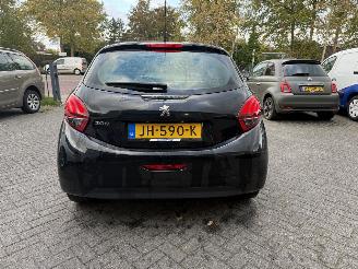 Peugeot 208 1.2 PureTech Allure 81kW Panorama Dak (Hatchback 5-dr.) picture 4
