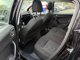 Peugeot 208 1.2 PureTech Allure 81kW Panorama Dak (Hatchback 5-dr.) picture 14
