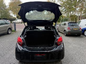 Peugeot 208 1.2 PureTech Allure 81kW Panorama Dak (Hatchback 5-dr.) picture 13
