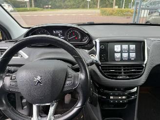 Peugeot 208 1.2 PureTech Allure 81kW Panorama Dak (Hatchback 5-dr.) picture 26