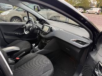 Peugeot 208 1.2 PureTech Allure 81kW Panorama Dak (Hatchback 5-dr.) picture 11