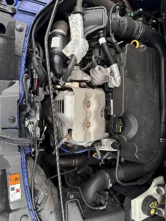 Ford C-Max 1.0 Titanium  MPV 5-dr. picture 24