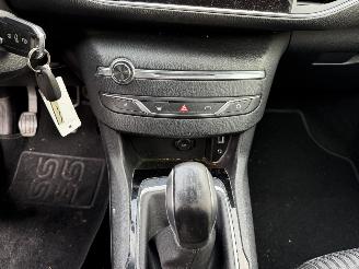 Peugeot 308 1.2 PureTech Active  Hatchback 5-dr. picture 22
