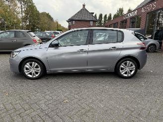 Peugeot 308 1.2 PureTech Active  Hatchback 5-dr. picture 2