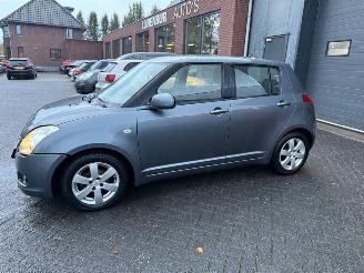 Suzuki Swift 1.3 Shogun  Hatchback 5-dr. picture 2