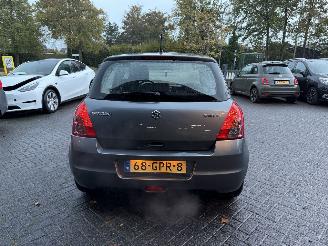 Suzuki Swift 1.3 Shogun  Hatchback 5-dr. picture 4