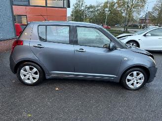 Suzuki Swift 1.3 Shogun  Hatchback 5-dr. picture 6