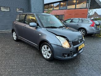 Suzuki Swift 1.3 Shogun  Hatchback 5-dr. picture 7