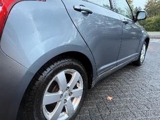 Suzuki Swift 1.3 Shogun  Hatchback 5-dr. picture 12