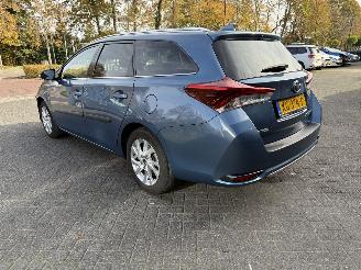  Toyota Auris 1.8 Hybrid Dynamic 2016/8