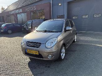 krockskadad bil auto Kia Picanto 1.1 Fifteen  AIRCO Hatchback 5-dr. 2009/8